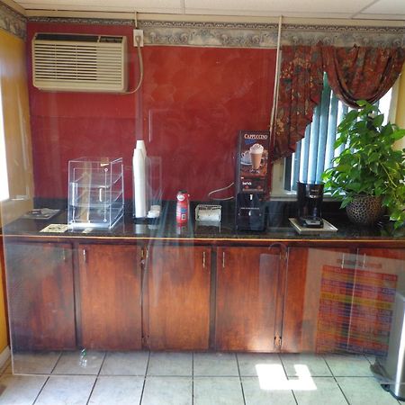 Economy Inn Express Warren Екстер'єр фото