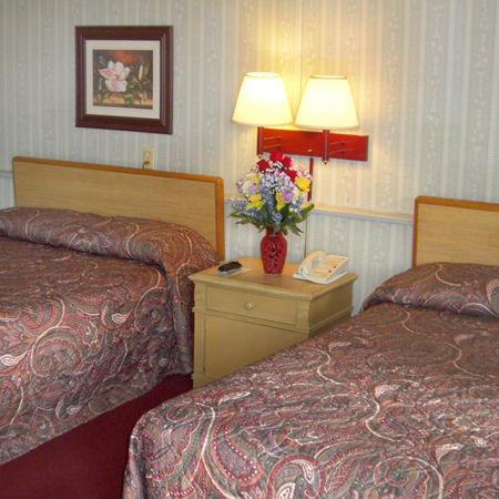 Economy Inn Express Warren Номер фото