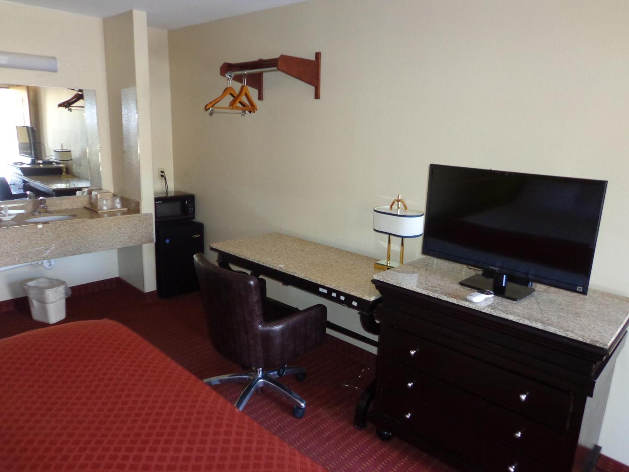 Economy Inn Express Warren Екстер'єр фото