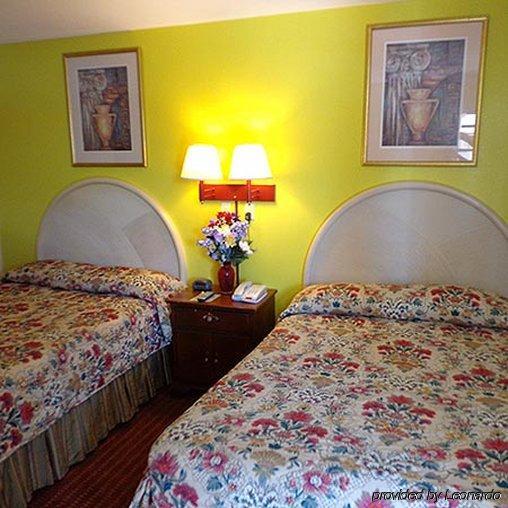 Economy Inn Express Warren Екстер'єр фото