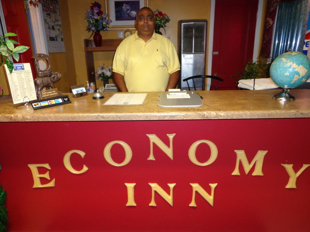 Economy Inn Express Warren Екстер'єр фото