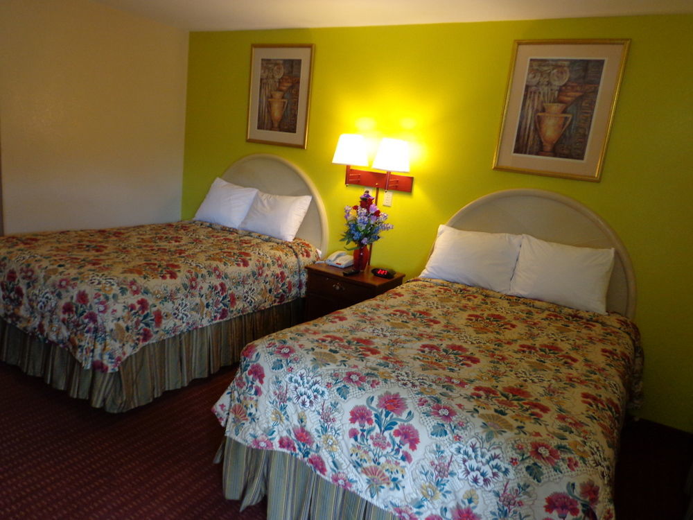 Economy Inn Express Warren Екстер'єр фото