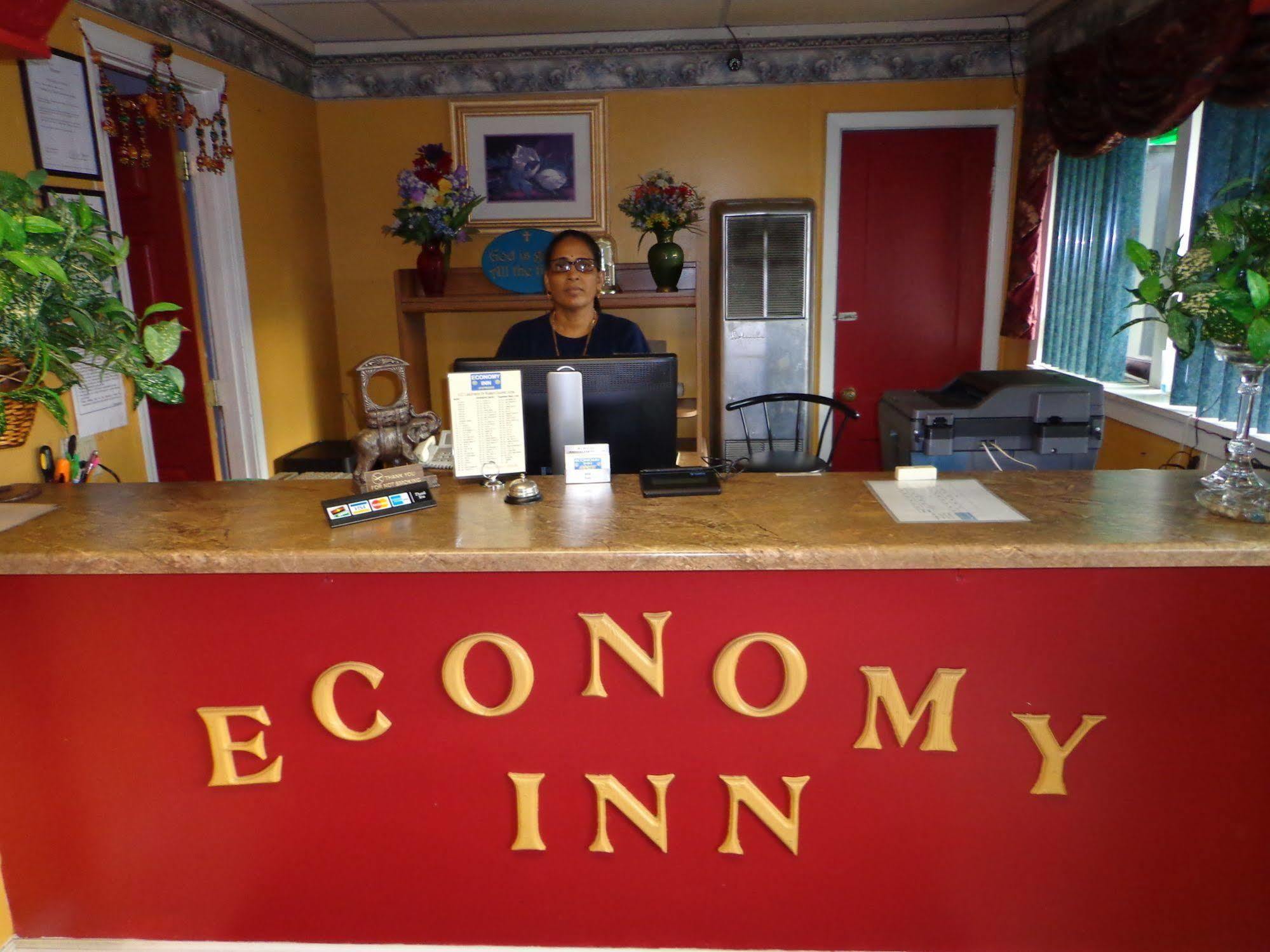 Economy Inn Express Warren Екстер'єр фото